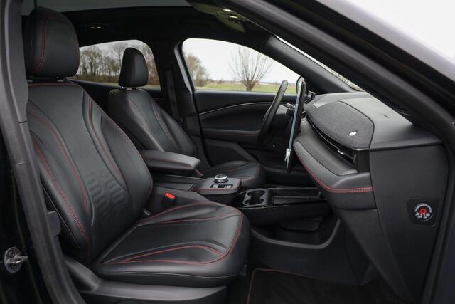 Ford MUSTANG Mach-E AWD 75 kWh ? Pano ? 360Cam ? B&O