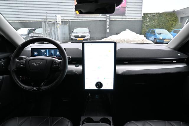 Ford MUSTANG Mach-E Extended RWD 98 kWh | CAMERA | STUUR/STOELVERWARMING | LEDER | B&O | NAVI | CRUISE CONTROL | CLIMATE CONTROL| ALL-SEASONBANDEN | PDC | LMV