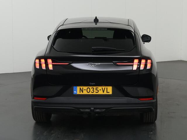 Ford MUSTANG Mach-E RWD 75 kWh | Trekhaak | Panoramadak | B&O | Winterpakket | Cruise Control Adaptief |