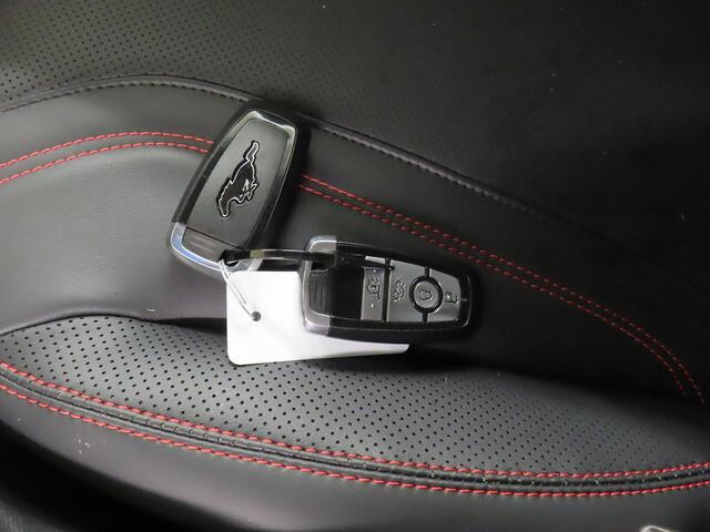 Ford MUSTANG Mach-E AWD 75 kWh | SOH 92,5% | Panoramadak | Camera | Leder | 19''