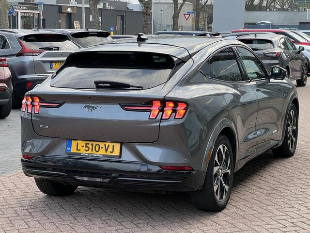 Ford MUSTANG Mach-E Extended First Edition AWD 98 kWh | 95,5% SOH | Panoramadak | Leder | Navigatie
