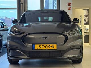 ford-mustang-mach-e-extended-awd-98