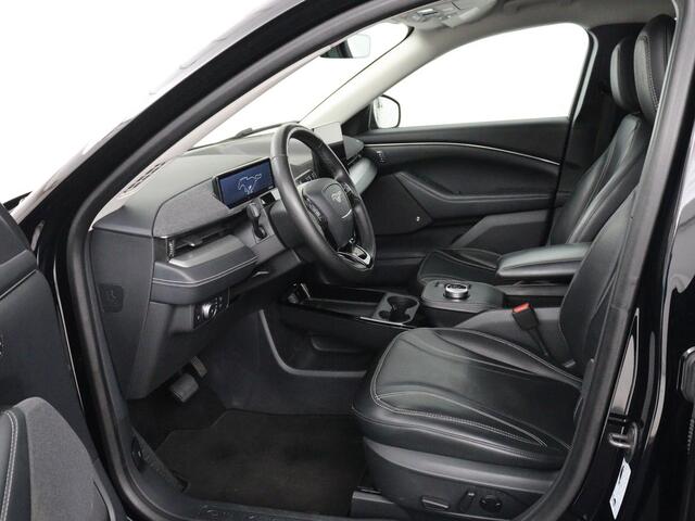 Ford MUSTANG Mach-E Extended RWD 98 kWh | SOH 92% | Panoramadak | Leder | 360 Camera | Stoelverwarming | B&O Sound | Adaptive cruise | Park Assist | Keyless