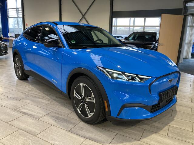 Ford MUSTANG Mach-E RWD 75 kWh 268 pk | Adapt. cruise | LED | 360° Camera | Apple Carplay draadloos | Stuurverw. | Stoelverw. |