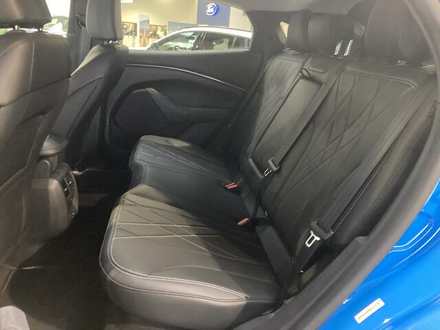 Ford MUSTANG Mach-E RWD 75 kWh 268 pk | Adapt. cruise | LED | 360° Camera | Apple Carplay draadloos | Stuurverw. | Stoelverw. |