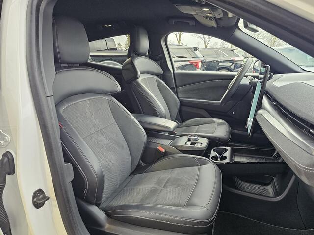 Ford MUSTANG Mach-E GT Extended AWD 98 kWh 487 pk | Alcantara leder | Full led | Adaptive cruise control | Camera | 20'' design velgen | Elektrisch bedienbare achterklep etc.