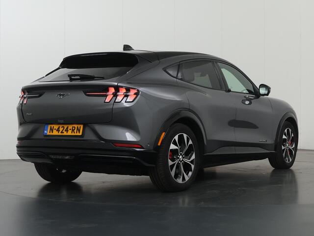 Ford MUSTANG Mach-E Extended First Edition AWD 98 kWh | SOH 94,1% | Trekhaak | Panoramadak | 360° Camera | B&O | Cruise Control Adaptief | Navigatie | Elek. Achterklep | Keyless Entry/Go |