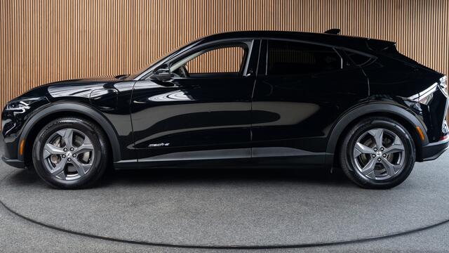 Ford MUSTANG Mach-E RWD 75 kWh B&O - Panoramadak - 360 Camera - Trekhaak afneembaar