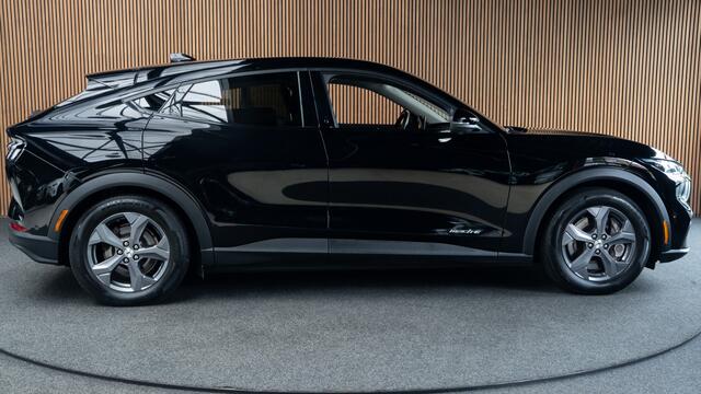 Ford MUSTANG Mach-E RWD 75 kWh B&O - Panoramadak - 360 Camera - Trekhaak afneembaar