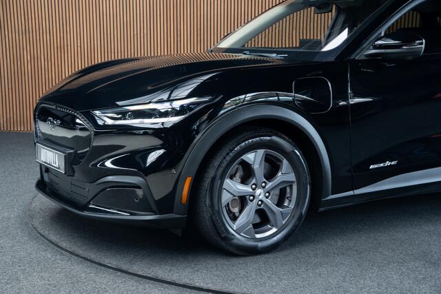 Ford MUSTANG Mach-E RWD 75 kWh B&O - Panoramadak - 360 Camera - Trekhaak afneembaar