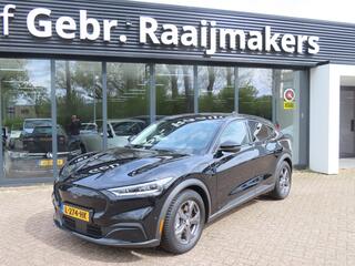 ford-mustang-mach-e-extended-rwd-98