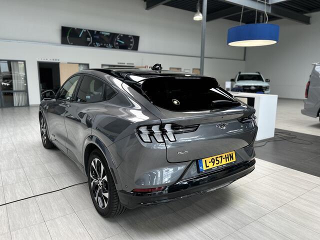 Ford MUSTANG Mach-E Extended First Edition AWD 98 kWh 351 pk | Dealer onderhouden | Pano | Adapt. Cruise | Dodehoek Detectie | B&O | 19" LMV | Winterpack |