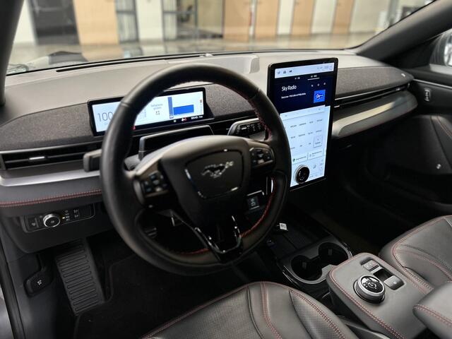 Ford MUSTANG Mach-E Extended First Edition AWD 98 kWh 351 pk | Dealer onderhouden | Pano | Adapt. Cruise | Dodehoek Detectie | B&O | 19" LMV | Winterpack |