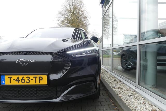 Ford MUSTANG Mach-E Extended Premium RWD 98 kWh TREKHAAK AFNEEMBAAR (1.000KG), PANO, 360° CAMERA, MEMORY, WINTER PACK, ADAPT. CRUISE, CLIMA, NAVI, PDC V&A, APPLE CARPLAY/ANDROID AUTO, BLIS, KEYLESS, B&O, ELEKT. ACHTERKLEP, ELEKT. PASSAGIERSSTOEL, 38.851KM