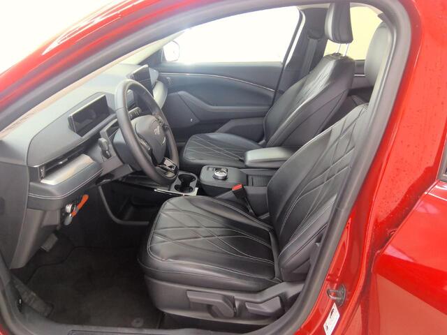 Ford MUSTANG Mach-E Extended RWD 98 kWh | 32.000 KM | SOH 96,5 % | Technology Pack | WORDT VERWACHT!