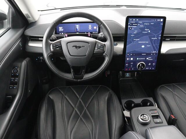 Ford MUSTANG Mach-E RWD 75 kWh | SOH 92,7% | Leder | Stoelverwarming | 360 Camera | Adaptive cruise | Carplay | B&O Sound | Navigatie | Park Assist | Keyless | Full LED | Side Assist | Climate control