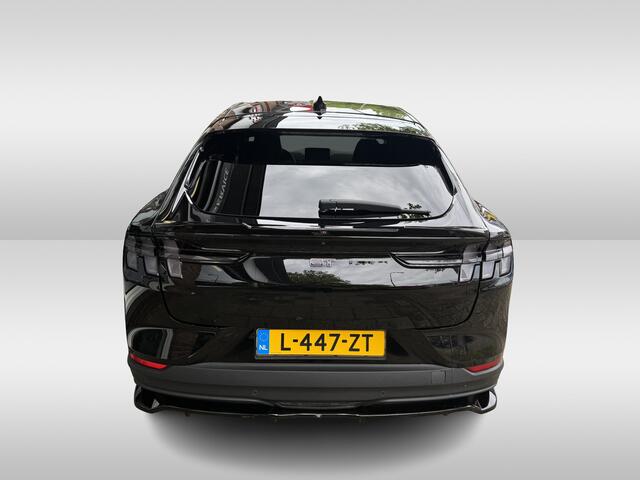 Ford MUSTANG Mach-E GT RWD 75 kWh | 305 pk 485 NM | SOH 94% | spoilerpakket | getuned | maxhaust sound system | stoelverwarming | stuurverwarming | 20 inch velgen |