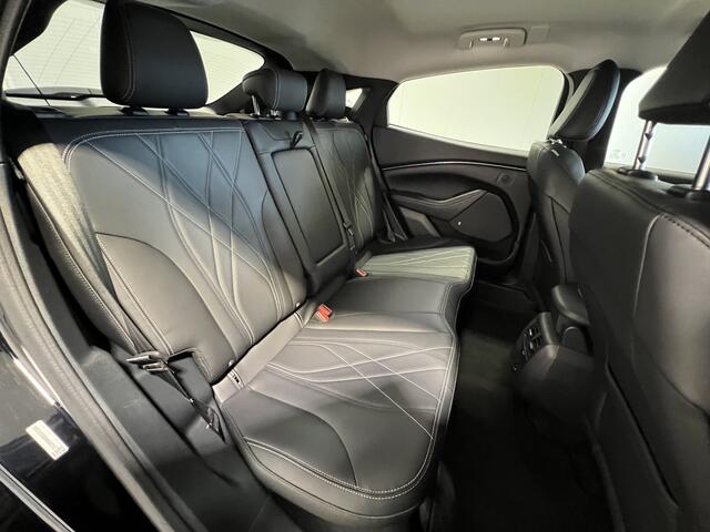 Ford MUSTANG Mach-E RWD 75 kWh | Navigatie/Android/Apple Carplay | LM Velgen 18" | Voorstoelen/Stuur/Voorruit Verwarmd | Cruise Control Adaptief | Airco |