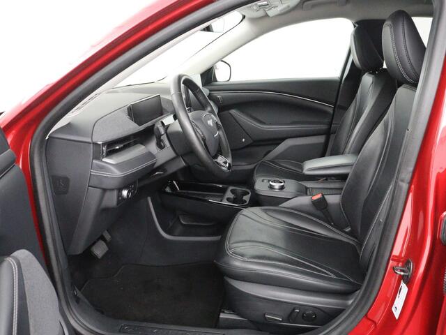 Ford MUSTANG Mach-E RWD 75 kWh | SOH 91% | Panoramadak | 360 Camera | Leder | Stoelverwarming | B&O Sound | Adaptive cruise | Park Assist | Keyless | Carplay | Navigatie | Full LED
