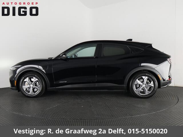 Ford MUSTANG Mach-E Extended RWD 98 kWh SOH 94% | Navigatie | Trekhaak | Stuur-& Stoelverwarming | Leder | Camera |