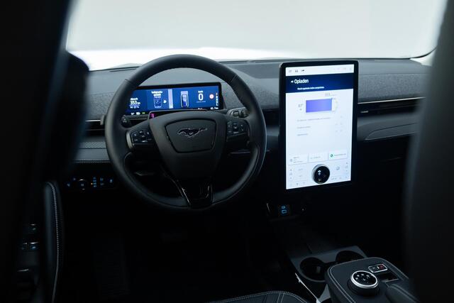 Ford MUSTANG Mach-E RWD 72 kWh