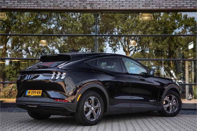 Ford MUSTANG Mach-E RWD 75 kWh , Stoel/stuurverwarming, Rondomzicht camera, Apple Carplay,