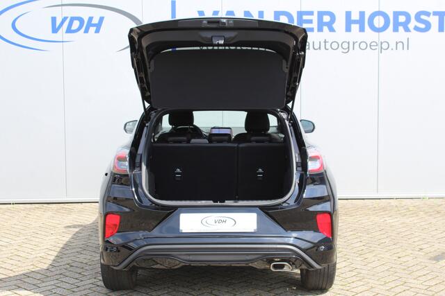 Ford PUMA 1.0-125 pk EcoBoost Mild Hybrid ST-Line X AUTOMAAT ! Gun uzelf het plezier en comfort van een automaat ! Cruise Control, Climate Control, Achteruitrijcamera, Parkeersensoren v+a, metallic lak, LM wielen, Navigatie, Telefoonvoorb., etc.