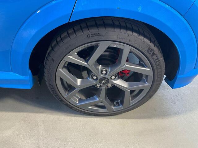 Ford PUMA 1.5 EcoBoost ST-X | Peformance Pack | Winter Pack | Bang&Olufsen | Camera | Elektrisch achterklep | AGR stoelen