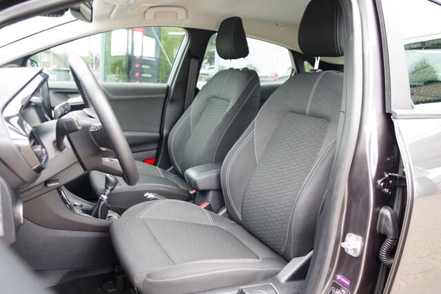 Ford PUMA 1.0 EcoBoost Hybrid 125 PK Titanium X, Winterpakket, Climate Control, Navigatie