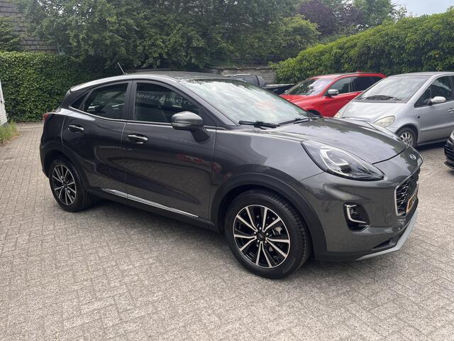 Ford PUMA 1.0 EcoBoost Hybrid Titanium