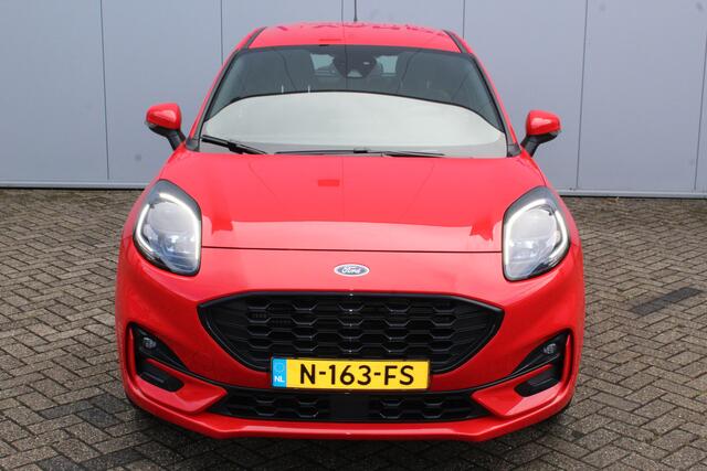 Ford PUMA 1.0-125pk EcoBoost Mild-Hybrid ST-Line. Slechts 17.500km ! Volautm. airco, navigatie, telefoonvoorb., digitaal dashboard, cruise control, LM wielen, parkeersensoren, stoel-, stuur- en voorraamverwarming, trekhaak etc.
