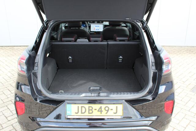 Ford PUMA 1.0-155pk EcoBoost Mild-Hybrid ST-Line X AUTOMAAT. Nieuw model ! Ruim ¤. 7.000,- beneden de nieuwprijs ! Elektr. panodak, Navigatie, Telefoonvoorb., 360gr. camera, Led verl., Stoel-, stuur- en voorraamverw., B&O soundsyst., Apple Carplay/Android Auto, Af