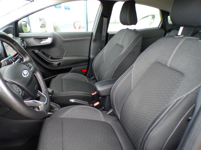 Ford PUMA 1.0 Hybrid Titanium, Carplay + Android Auto / Winter Pack / Climate control / Parkeersensoren / 17' LMV