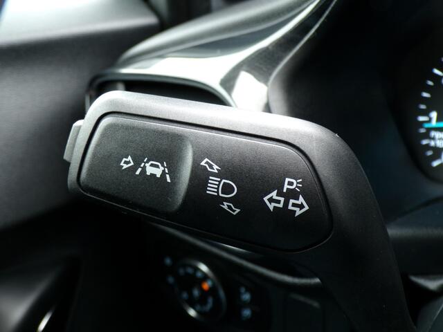 Ford PUMA 1.0 Hybrid Titanium, Carplay + Android Auto / Winter Pack / Climate control / Parkeersensoren / 17' LMV