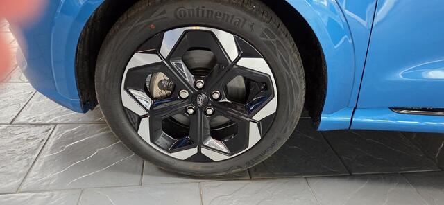 Ford PUMA Gen-E Premium 44 kWh Driver Assistance en Winterpack.