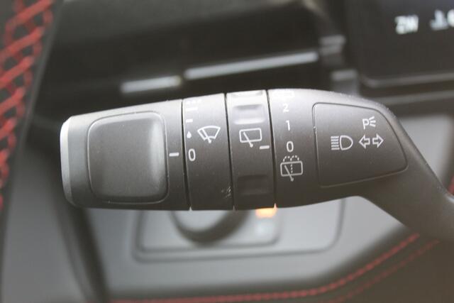 Ford PUMA 1.0-155pk EcoBoost Mild-Hybrid ST-Line X AUTOMAAT. Nieuw model ! Ruim ¤. 7.000,- beneden de nieuwprijs ! Elektr. panodak, Navigatie, Telefoonvoorb., 360gr. camera, Led verl., Stoel-, stuur- en voorraamverw., B&O soundsyst., Apple Carplay/Android Auto, Af