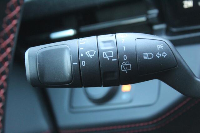 Ford PUMA 1.0-125pk EcoBoost Mild-Hybrid ST-Line. Mooie luxe hoogzitter ! Slechts 9.950km ! Autm. airco, adapt. cruise control, stoel-, stuur- en voorraamverw., navigatie, telefoonvoorb., LM wielen, elektr. achterklep, LED verl., camera, pdc v+a etc.