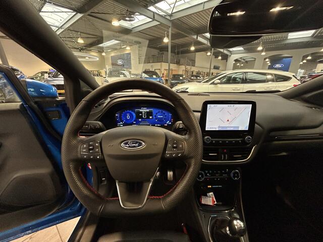 Ford PUMA EcoBoost Hybrid 125 pk ST-Line X | Pano | Winter Pack | Camera | LED | El. a. klep | Adapt. cruise | 1e eig. | 100% dealer onderh.