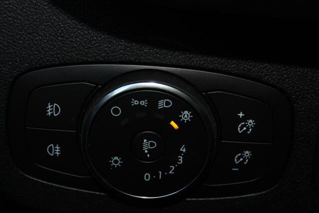 Ford PUMA 1.0-125pk EcoBoost Mild-Hybrid ST-Line X. Weinig km's, net ingereden ! Heerlijk luxe hoogzitter ! Autm. airco, stoel-, stuur- en voorraamverwarming, camera, adaptieve cruise control, side- en laneassist, LED verlichting, digitaal dashboard etc.