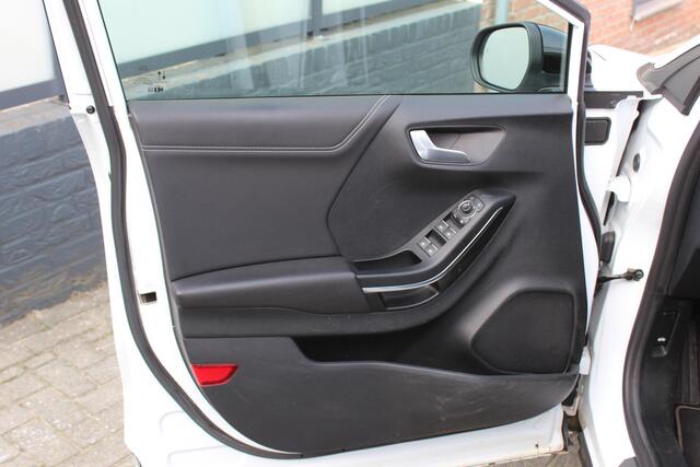 Ford PUMA 1.5 EcoBoost ST-X Performance Pack, Driver Ass Pack, Elek Achterklep, Panoramadak! 100% Dealer onderhouden!