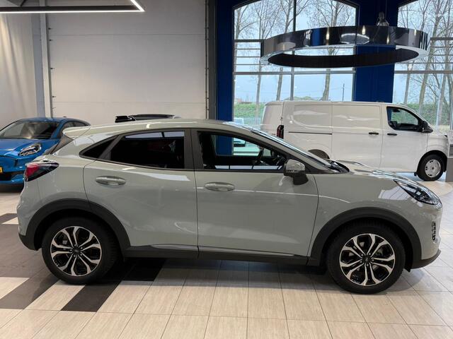 Ford PUMA EcoBoost Hybrid 125pk Titanium | Winterpack | Adapt. Cruise | Dodehoek detectie | 360 Camera | All-season banden | Fabr. Gar. t/m 01-2029 |