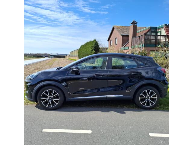 Ford PUMA 1.0 EcoBoost Hybrid Titanium