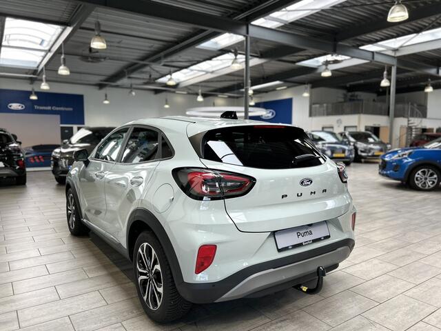 Ford PUMA EcoBoost Hybrid 125pk Titanium | Trekhaak | Pano | Winterpack | Adapt. Cruise | Dodehoek detectie | 360 Camera | Fabr. Gar. t/m 07-2029
