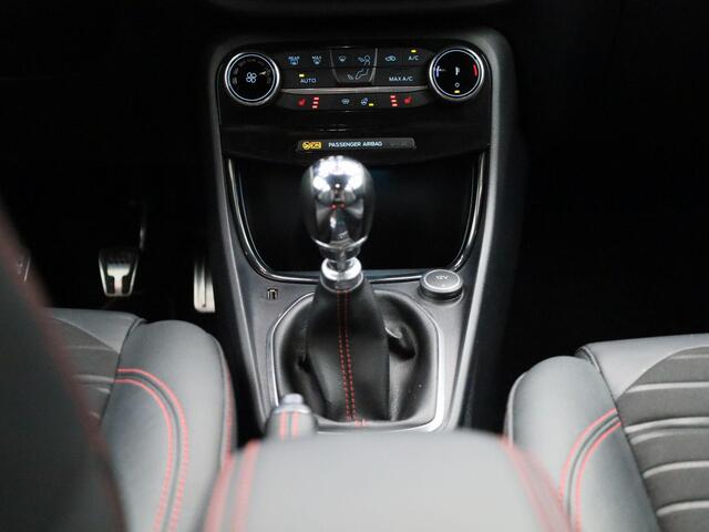 Ford PUMA 1.0 EcoBoost Hybrid ST-Line X | Trekhaak | All-Seasonbanden | B&O Audio | Winter Pack | Camera | PDC Voor+Achter | Adaptieve Cruise Control | Full-Map Navigatie | 17" LMV | Climate Control | Draadloze Smartphonelader | Cruise Control & Snelheidsbegrenzer 