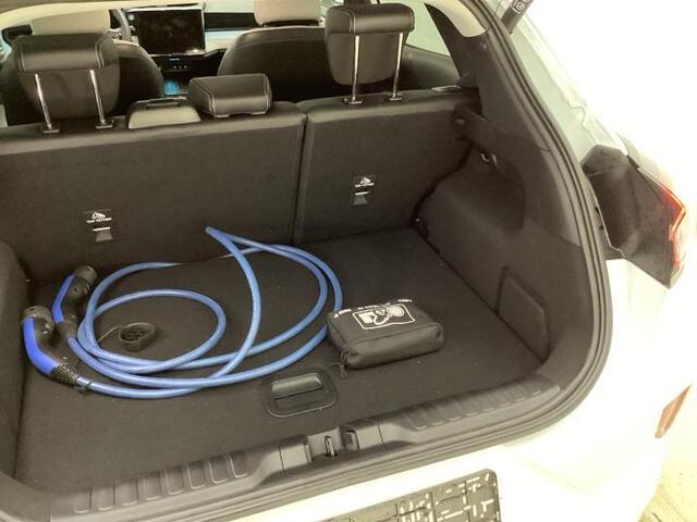 Ford PUMA Gen-E Premium 44 kWh WORDT VERWACHT! | 5000 Km | Winter Pack | Driver Pack | Trekhaak |