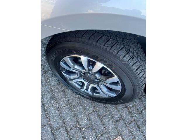 Ford RANGER 3.2 TDCi AUT DC 5 PERS BE- TREKKER / NAVI CLIMA /LEDER 3500 KG 6MND ¤ 34495 EXCL GAR ¤ Auto in zeer goede staat , dealer onderhouden schadevrij voorzien van alle luxe / leder navi/ clima/cruise / aut inparkeren ect . mag 3500 KG trekken