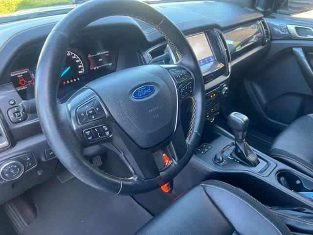 Ford RANGER 3.2 TDCi AUT DC 5 PERS BE- TREKKER / NAVI CLIMA /LEDER 3500 KG 6MND ¤ 34495 EXCL GAR ¤ Auto in zeer goede staat , dealer onderhouden schadevrij voorzien van alle luxe / leder navi/ clima/cruise / aut inparkeren ect . mag 3500 KG trekken