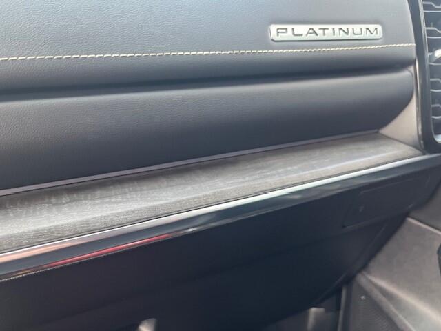 Ford RANGER 3.0 TD V6 AUT 241 PK EURO 6 2P VAN BPM VRIJ 3500 KG TREKGEWICHT V.A 58.900 Unieke 6 cylinder diesel motor ZONDER BPM FISCAAL VOORDELIG . AFGEBEELDE ACCESSOIRES TEGEN MEERPRIJS rijklaar ¤ 61.900 excl btw raptor pack BLACK WHEELS 20 TYRES AT FENDERS 