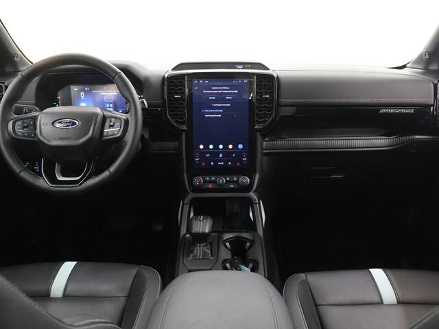 Ford RANGER Stormtrak 2.3 PHEV | 279 PK | DOUBLE CAB | NL AUTO | PRO POWER ONBOARD 2.3 kWh | 360 CAMERA | 3500 KG TREKHAAK | ADAPTIEVE CRUISE | LEREN BEKLEDING | NAVIGATIE | STOELVERWARMING | STUURWIELVERWARMING | ELEKRISCHE ROLLER-TOP