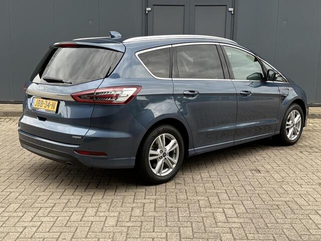 Ford S-MAX 2.5i HEV Luxury 5P Automaat / Trekgewicht 1.750 kg / Apple Carplay Android Auto / Allseason banden / Stoelverwarming / Achteruitrijcamera / Elektrische achterklep / Navigatie / Adaptief CC / Climate control / Keyless Entry/Start /